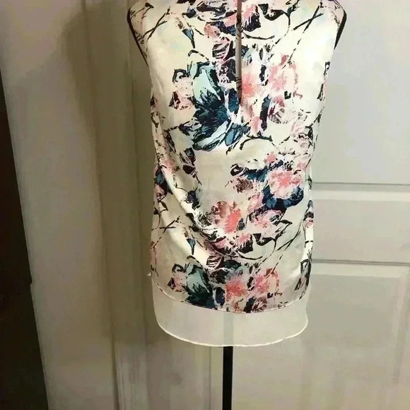 Cooper and Ella Ladies Small Beige And Blue Floral Silky Blouse S/S layered - Picture 2 of 6